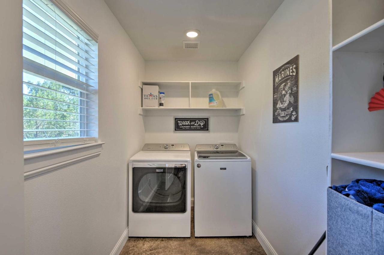 Granbury Home With Hot Tub And Furnished Patio! 외부 사진