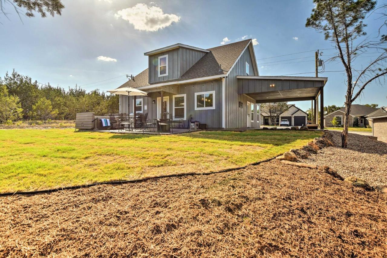 Granbury Home With Hot Tub And Furnished Patio! 외부 사진