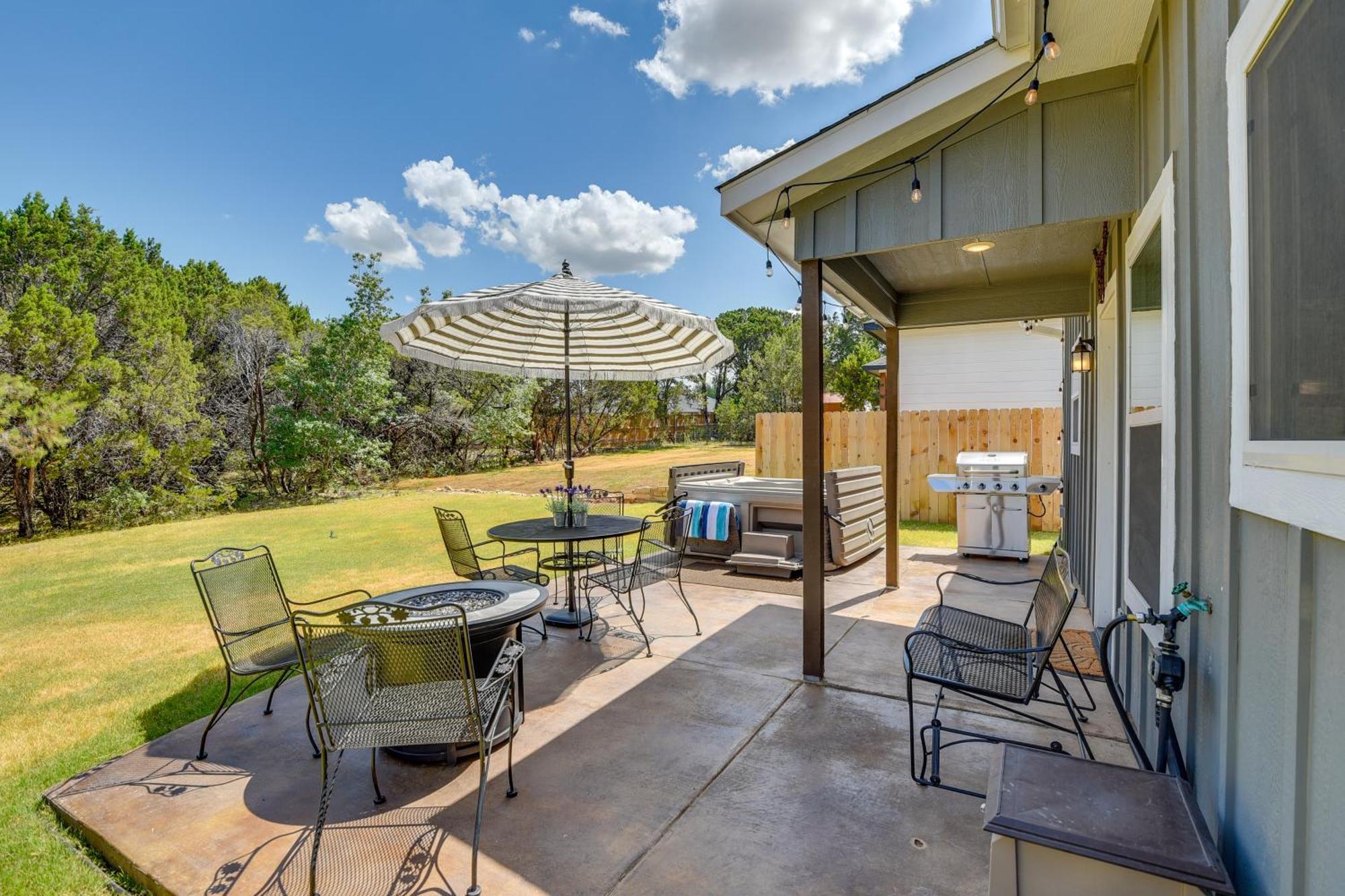 Granbury Home With Hot Tub And Furnished Patio! 외부 사진