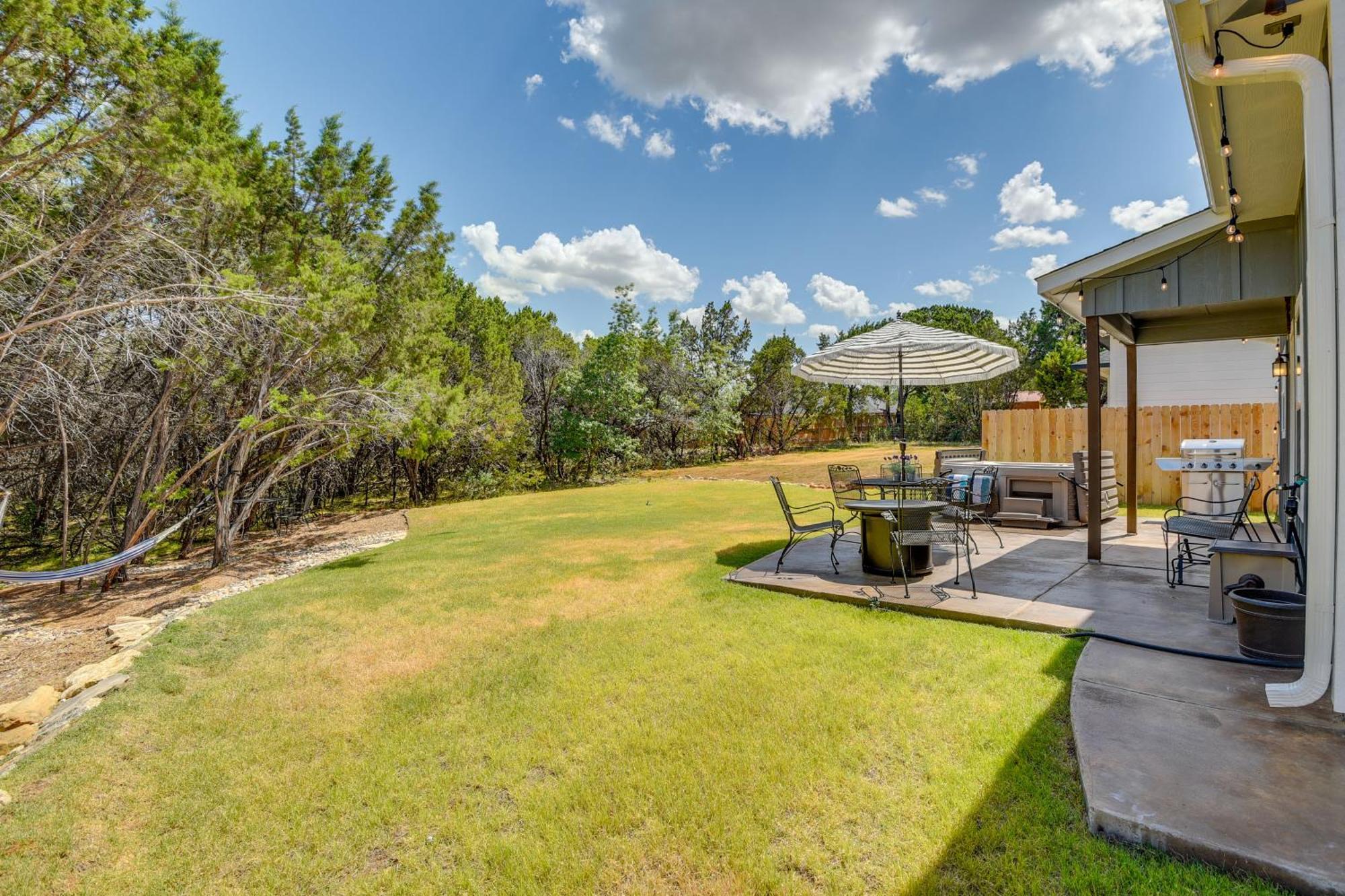 Granbury Home With Hot Tub And Furnished Patio! 외부 사진